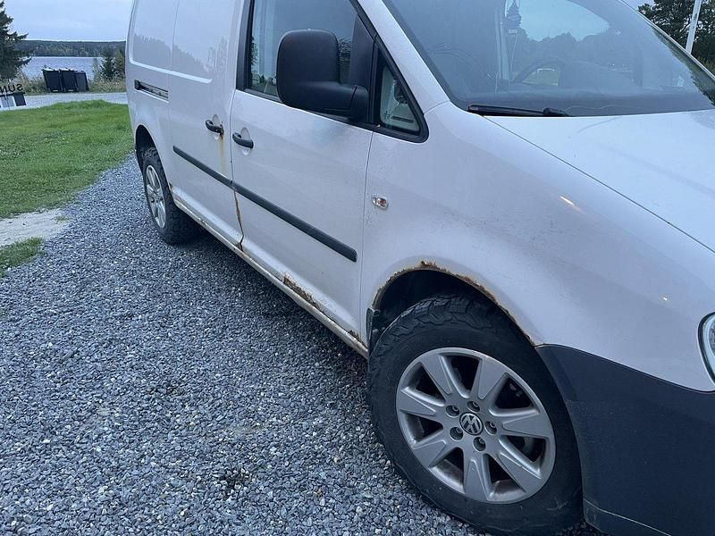 Vit Begagnad 2010 VW Caddy Maxi Minibuss | 45 000 kr (Superpris) - Bild 1/4