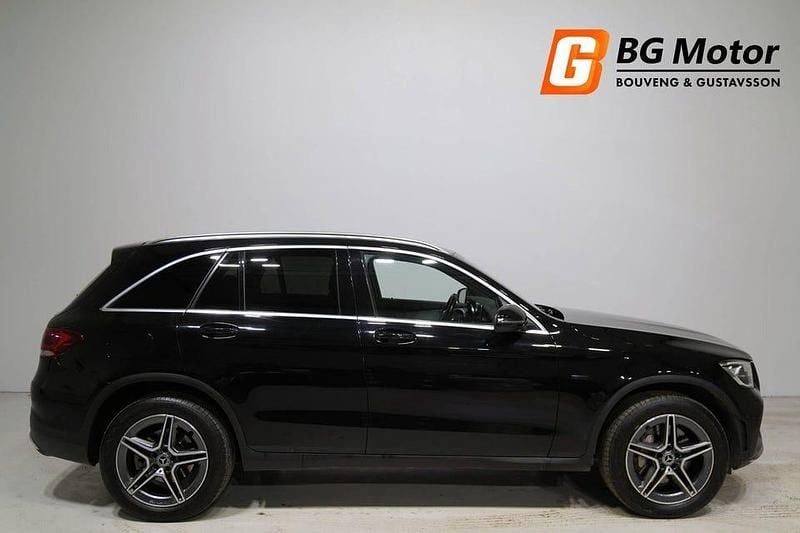 Begagnad Mercedes GLC300 AMG line 320 HK (235 kW) 2021 Svart