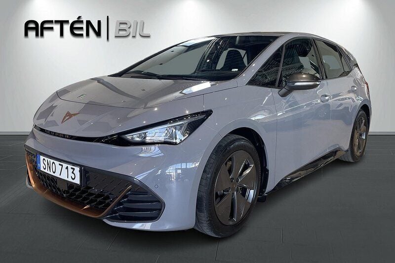 Ljusgrå (grå) Begagnad 2022 Cupra Born Halvkombi | 259 000 kr (Marknadspris) - Bild 1/3