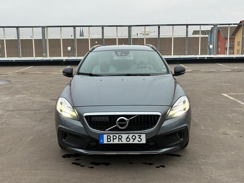 Begagnad Volvo V40 CC 152 HK (111 kW) 2018 Kombi