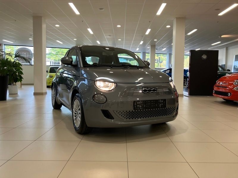 Okänd Begagnad 2023 Fiat 500e La Prima Halvkombi | 289 900 kr (Dyr) - Bild 1/4