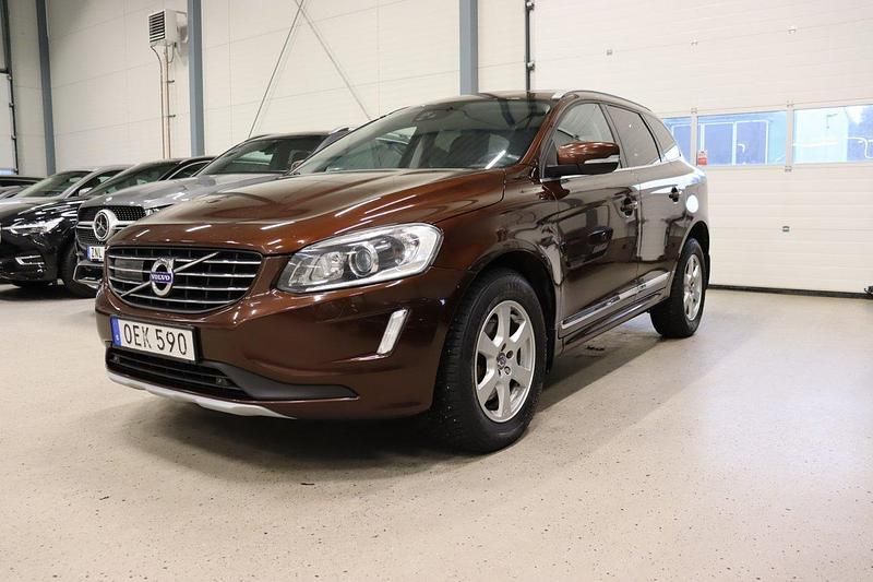 Brun Begagnad 2016 Volvo XC60 Standard SUV | 169 800 kr (Lite dyr) - Bild 1/4