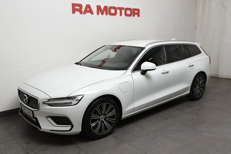 Vit Begagnad 2021 Volvo V60 Inscription Kombi | 259 900 kr (Bra pris) - Bild 1/3