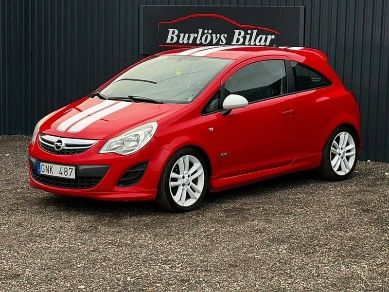 Begagnad Opel Corsa OPC 101 HK (74 kW) 2011 Röd Halvkombi