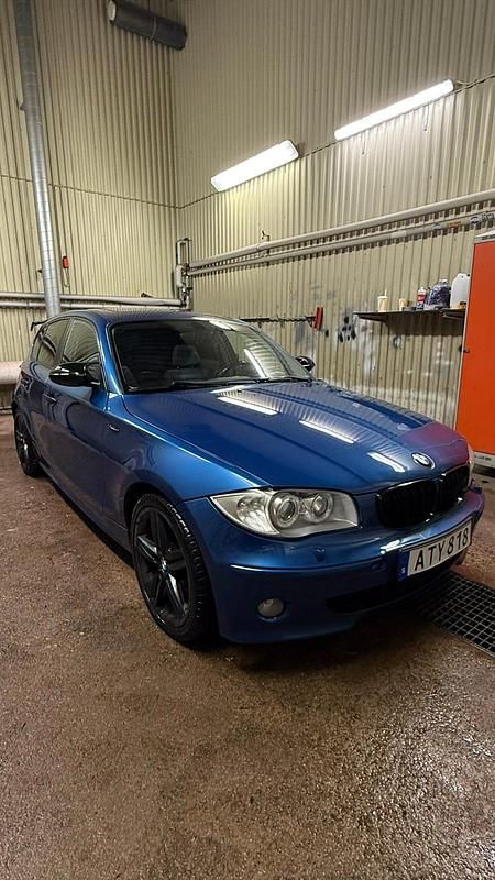 Begagnad 2005 BMW 120 Halvkombi | 52 000 kr (Marknadspris) - Bild 1/4