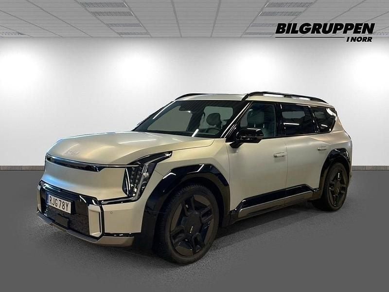 Grå Begagnad 2025 Kia EV9 GT-Line SUV | 759 900 kr (Marknadspris) - Bild 1/4