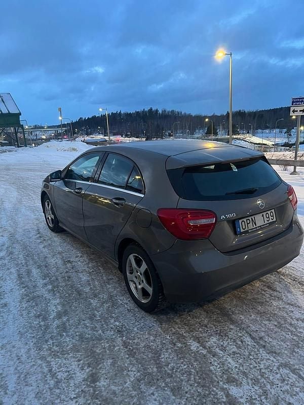 Begagnad Mercedes A180 122 HK (89 kW) 2013