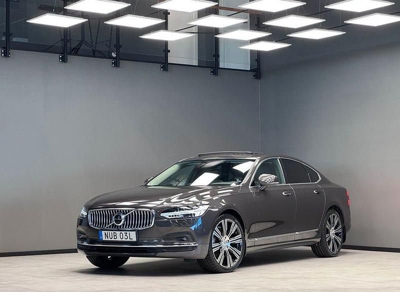 Grå Begagnad 2022 Volvo S90 Inscription Sedan | 399 900 kr (Marknadspris) - Bild 1/3