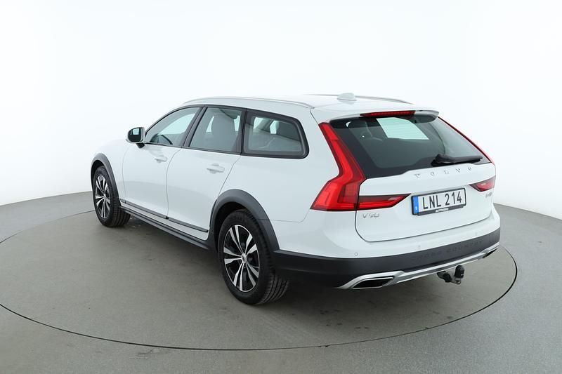Begagnad Volvo V90 CC 192 HK (141 kW) 2019 Vit Kombi