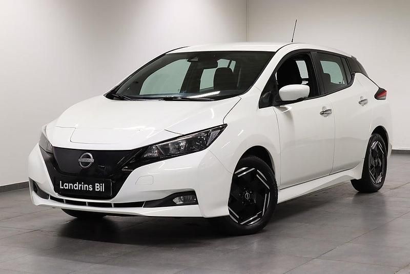Vit Begagnad 2022 Nissan Leaf Acenta Halvkombi | 199 000 kr (Lite dyr) - Bild 1/4