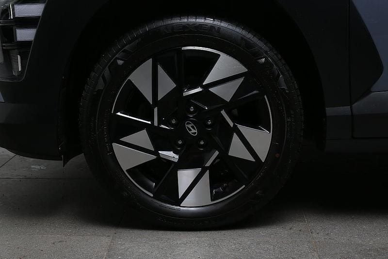 Begagnad Hyundai Kona Essential 141 HK (103 kW) 2023 Blå SUV