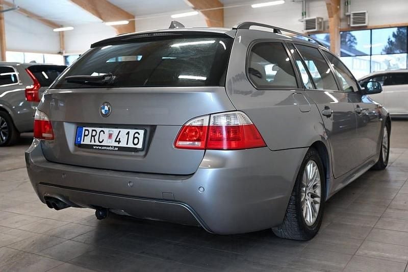 Begagnad BMW 523 M Sport 177 HK (130 kW) 2006 Ljusgrå Kombi