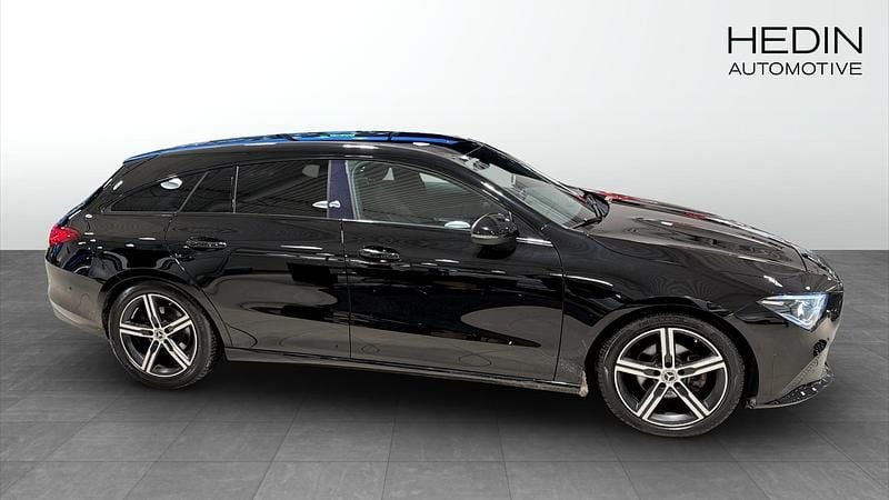 Begagnad Mercedes CLA180 Shooting Brake 136 HK (100 kW) 2019 Svart Kombi