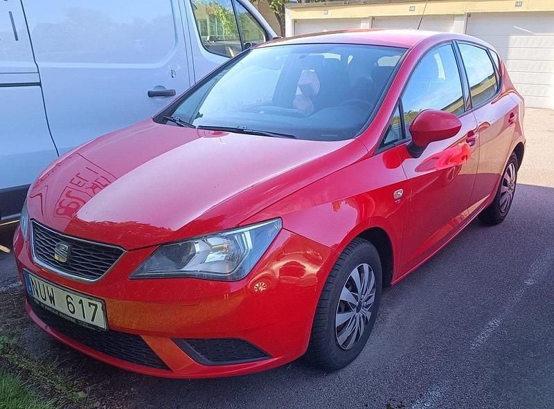 Röd Begagnad 2013 Seat Ibiza Style Halvkombi | 38 000 kr (Bra pris) - Bild 1/4