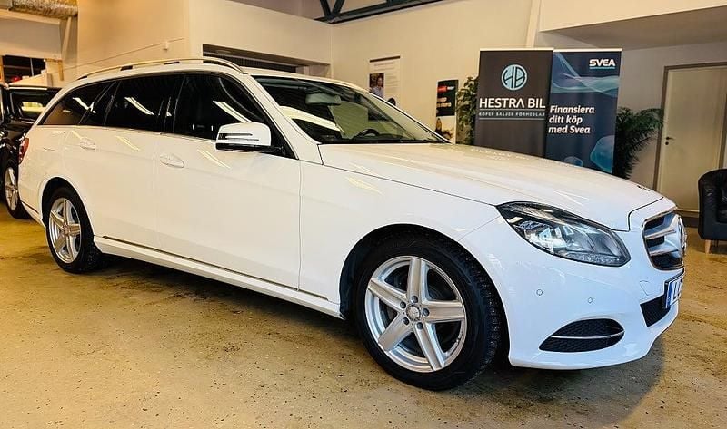 Begagnad Mercedes E220 Avantgarde 170 HK (125 kW) 2015 Vit Kombi