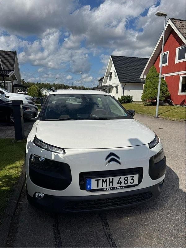 Vit Begagnad 2014 Citroën C4 Cactus Halvkombi | 85 000 kr (Marknadspris) - Bild 1/4