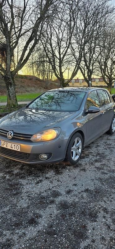 Begagnad 2011 VW Golf VI Halvkombi | 54 900 kr (Marknadspris) - Bild 1/4