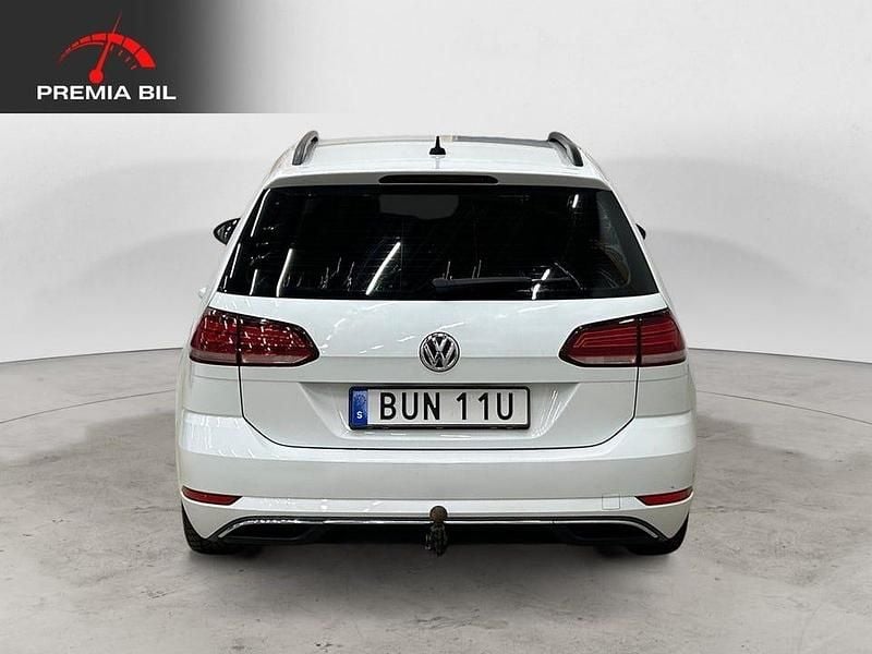 Begagnad VW Golf VII 116 HK (85 kW) 2019 Vit Kombi