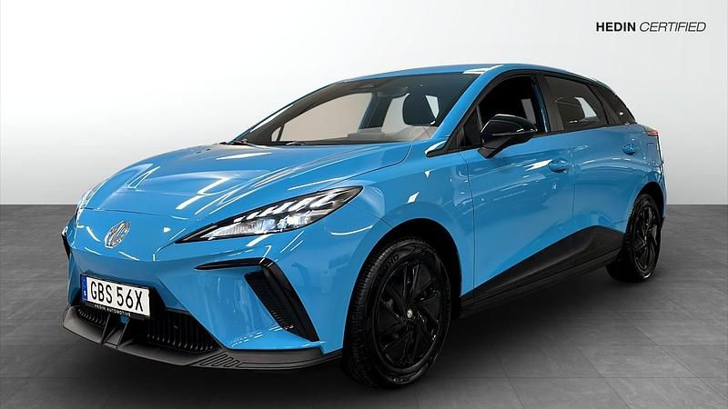 Blå (blue) Begagnad 2022 MG MG4 EV Halvkombi | 244 900 kr (Marknadspris) - Bild 1/4