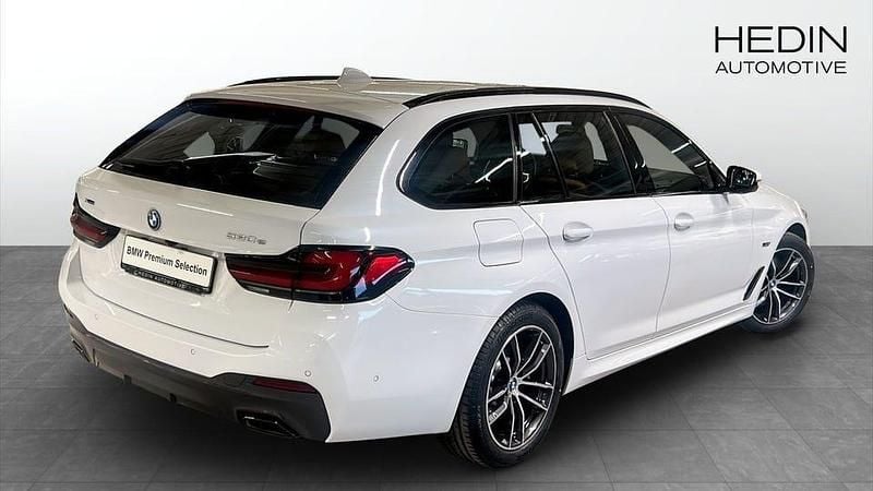 Begagnad BMW 530 M Sport 292 HK (214 kW) 2023 Vit Kombi