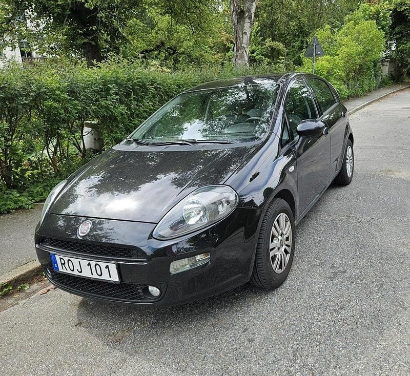 Svart Begagnad 2012 Fiat Punto Easy Halvkombi | 34 000 kr - Bild 1/4
