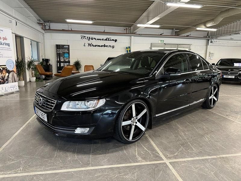 Svart Begagnad 2015 Volvo S80 Momentum Sedan | 99 900 kr (Marknadspris) - Bild 1/4