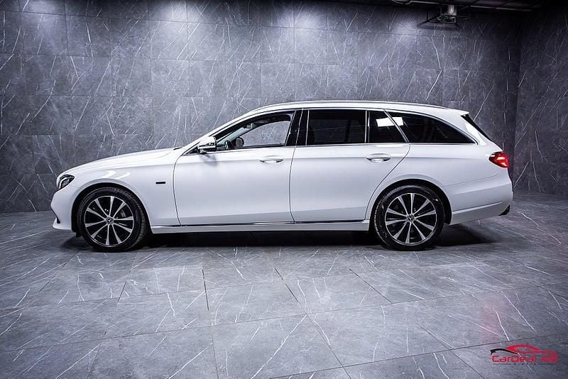 Begagnad Mercedes E300 Avantgarde 194 HK (142 kW) 2019 Vit Kombi