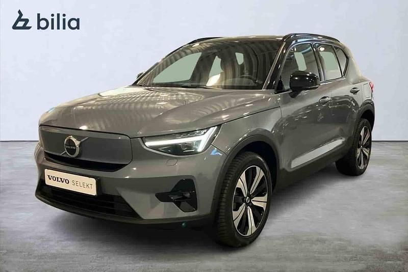Grå Begagnad 2023 Volvo XC40 Single Motor SUV | 349 900 kr - Bild 1/1