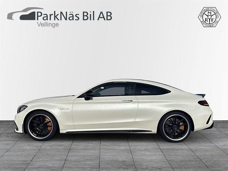 Vit Begagnad 2019 Mercedes C63S AMG AMG Sportkupé | 849 900 kr (Dyr) - Bild 1/4