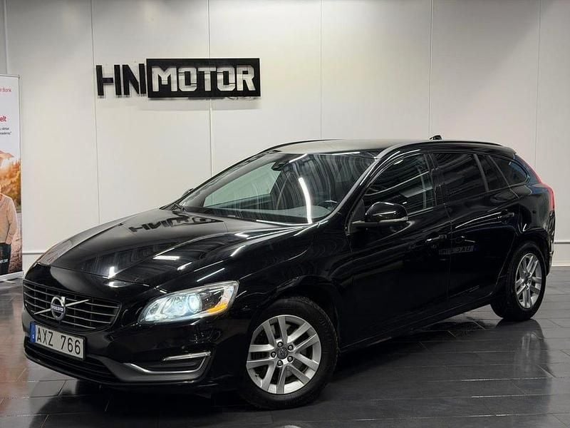 Begagnad Volvo V60 Momentum 163 HK (119 kW) 2013 Svart Kombi