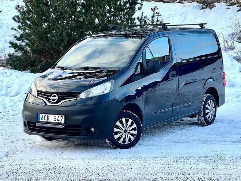 Svart Begagnad 2014 Nissan NV200 Minibuss | 59 000 kr (Marknadspris) - Bild 1/4