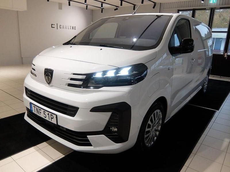 Vit (vit kaolin) Begagnad 2024 Peugeot e-Expert Van | 485 000 kr (Marknadspris) - Bild 1/4