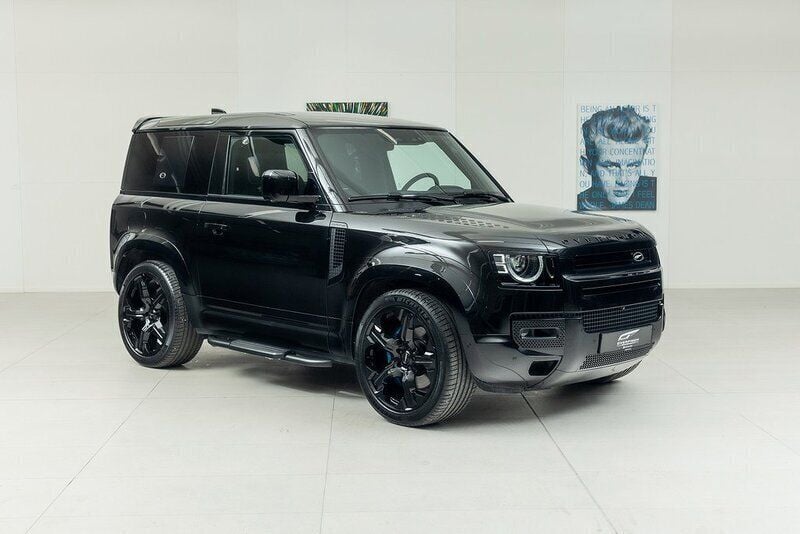 Svart Begagnad 2021 Land Rover Defender SUV | 1 697 910 kr - Bild 1/4