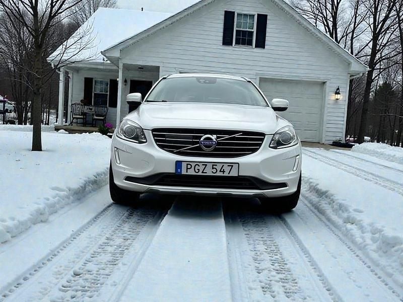 Begagnad 2017 Volvo XC60 SUV | 159 000 kr (Marknadspris) - Bild 1/4