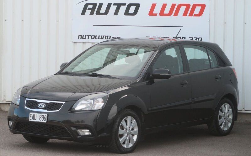 Svart Begagnad 2010 Kia Rio Sport Halvkombi | 32 000 kr (Marknadspris) - Bild 1/4
