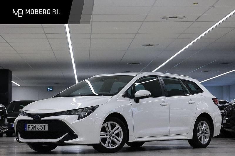 Vit Begagnad 2022 Toyota Corolla Active Kombi | 199 900 kr (Marknadspris) - Bild 1/3
