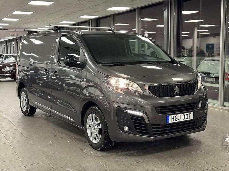 Grå Begagnad 2023 Peugeot Expert Van | 319 900 kr (Marknadspris) - Bild 1/3