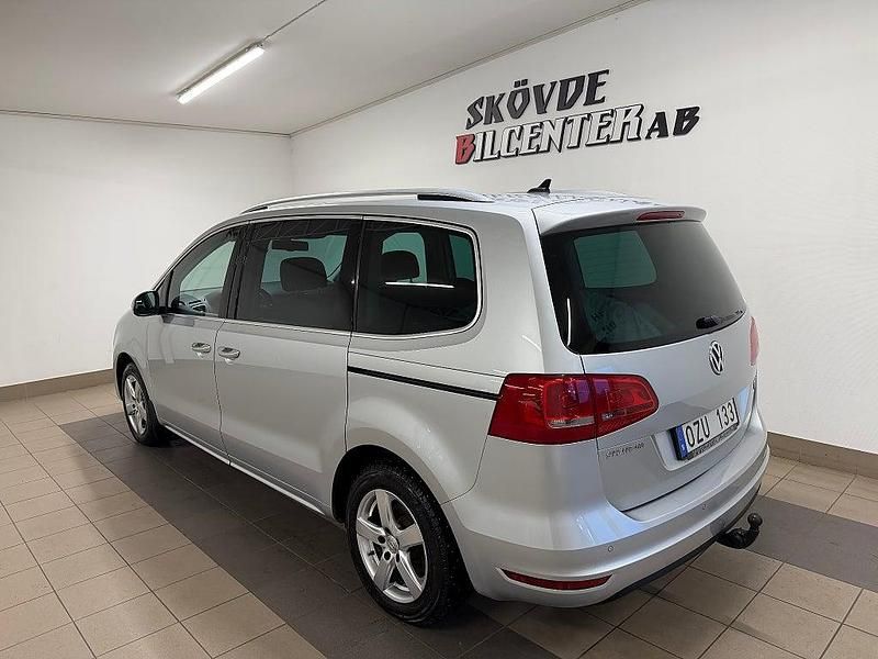 Begagnad VW Sharan 140 HK (102 kW) 2013 Silver Minibuss