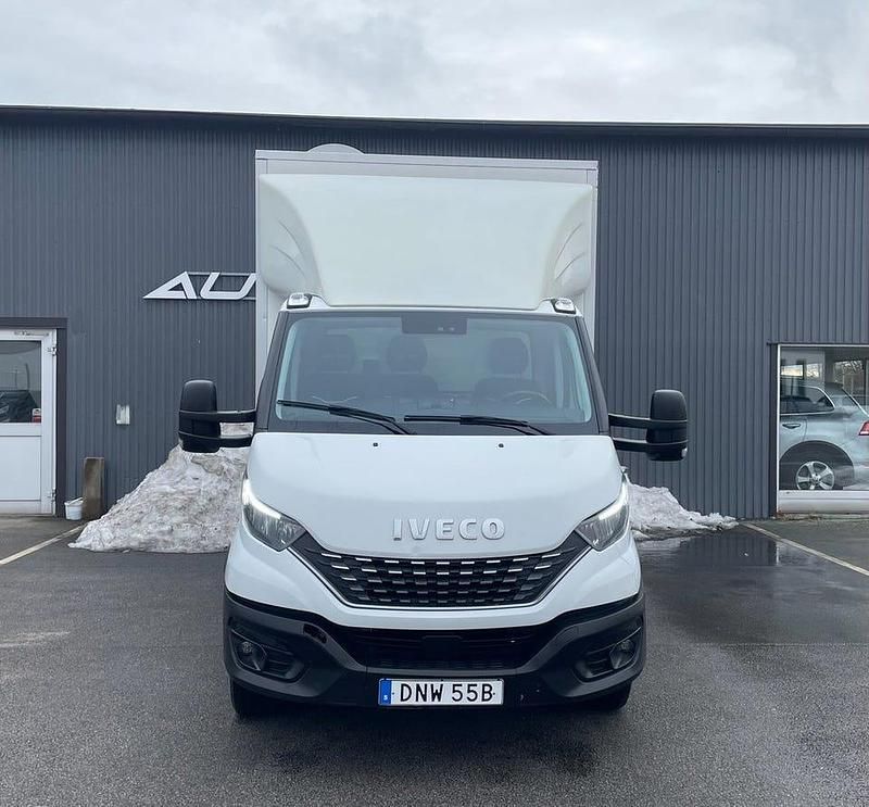 Begagnad Iveco Daily 156 HK (114 kW) 2021 Vit