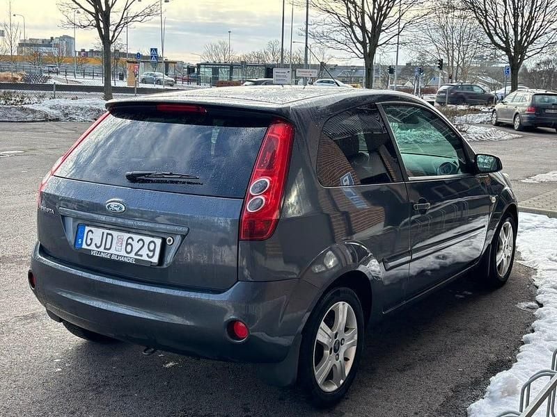 Begagnad Ford Fiesta 70 HK (51 kW) 2008 Halvkombi