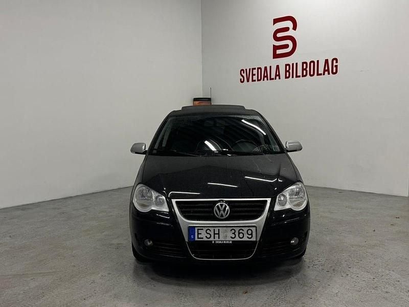 Svart Begagnad 2009 VW Polo Halvkombi | 31 900 kr (Marknadspris) - Bild 1/4