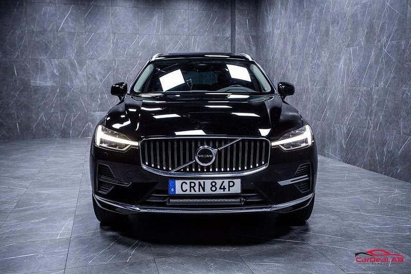 Begagnad Volvo XC60 Core 350 HK (257 kW) 2023 Svart SUV