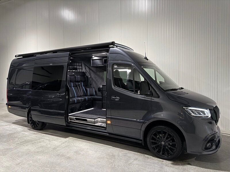 Mörkgrå (grå) Ny 2024 Mercedes Sprinter AMG Van | 1 848 750 kr - Bild 1/4