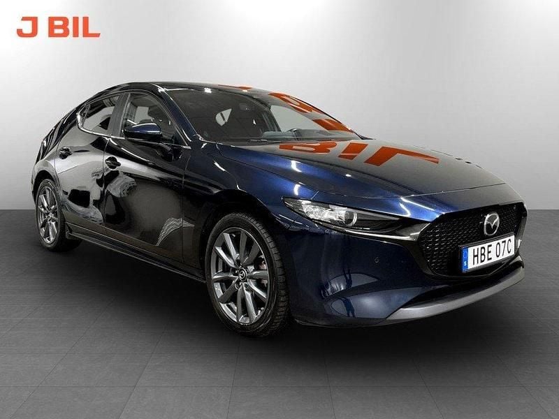 Blå Begagnad 2022 Mazda 3 Sky Halvkombi | 229 900 kr (Marknadspris) - Bild 1/4