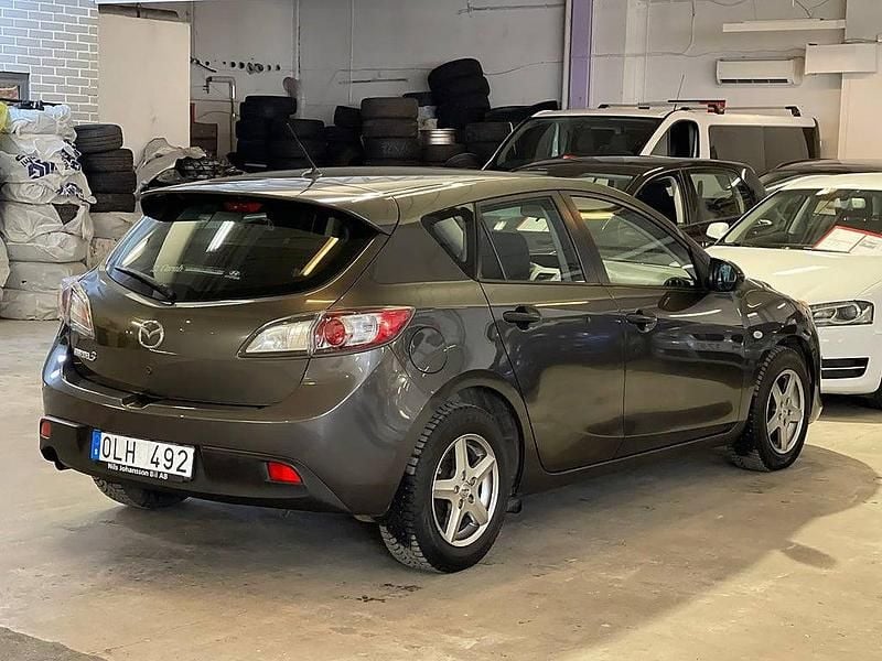 Begagnad Mazda 3 Inclusive 109 HK (80 kW) 2009 Grå Halvkombi