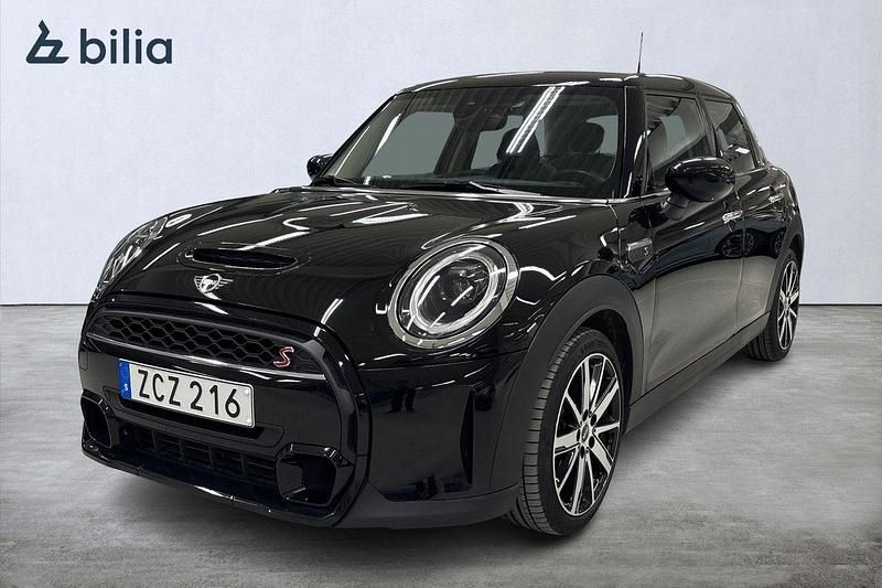 Svart Begagnad 2021 Mini Cooper S Halvkombi | 244 900 kr (Lite dyr) - Bild 1/4