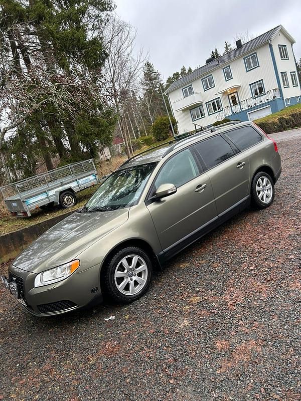 Begagnad 2009 Volvo V70 Kombi | 49 000 kr (Bra pris) - Bild 1/4