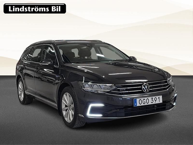Begagnad VW Passat GTE 220 HK (161 kW) 2020 Mörkgrå Kombi