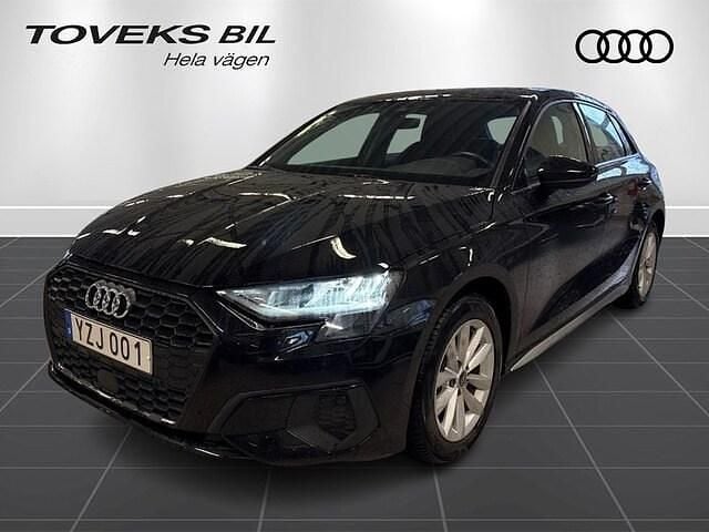 Brilliantsvart Begagnad 2022 Audi A3 Proline Sedan | 249 000 kr (Lite dyr) - Bild 1/4