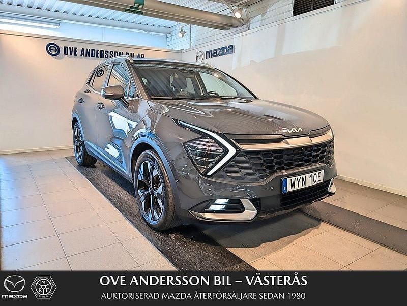 Grå Begagnad 2022 Kia Sportage Advance SUV | 334 900 kr (Bra pris) - Bild 1/4